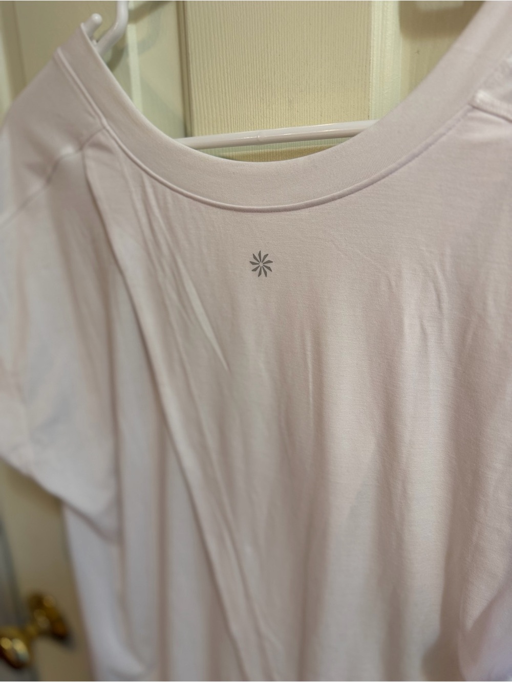 Athleta Hi-Low Asymmetrical V-Neck White Short Sleeve Athletic Top | M - Picture 7 of 12